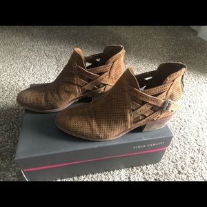 Vince Camuto bootie 7.5